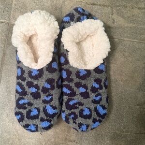 Cozy Blue Leopard Print Slippers